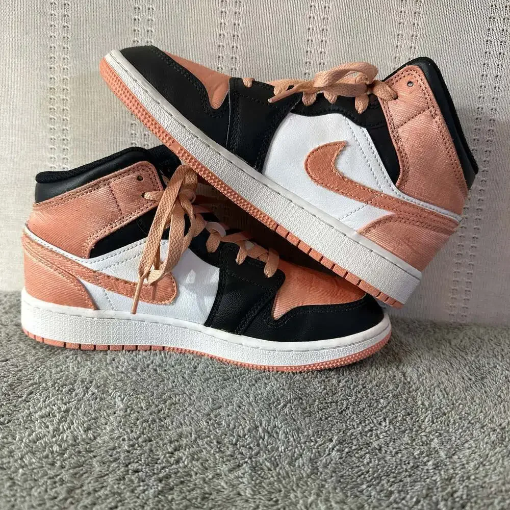 Nike Air Jordan 1 Mid Light Madder Root (GS)